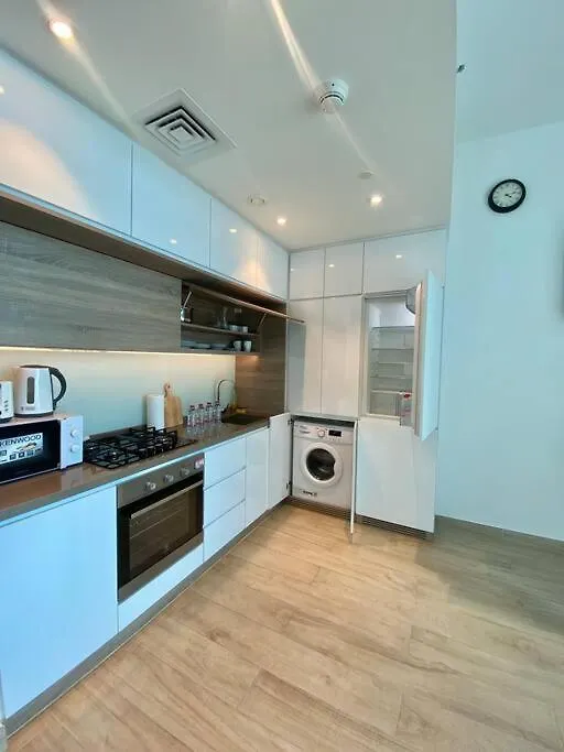Beautiful Studio Apartment In Dubai Marina